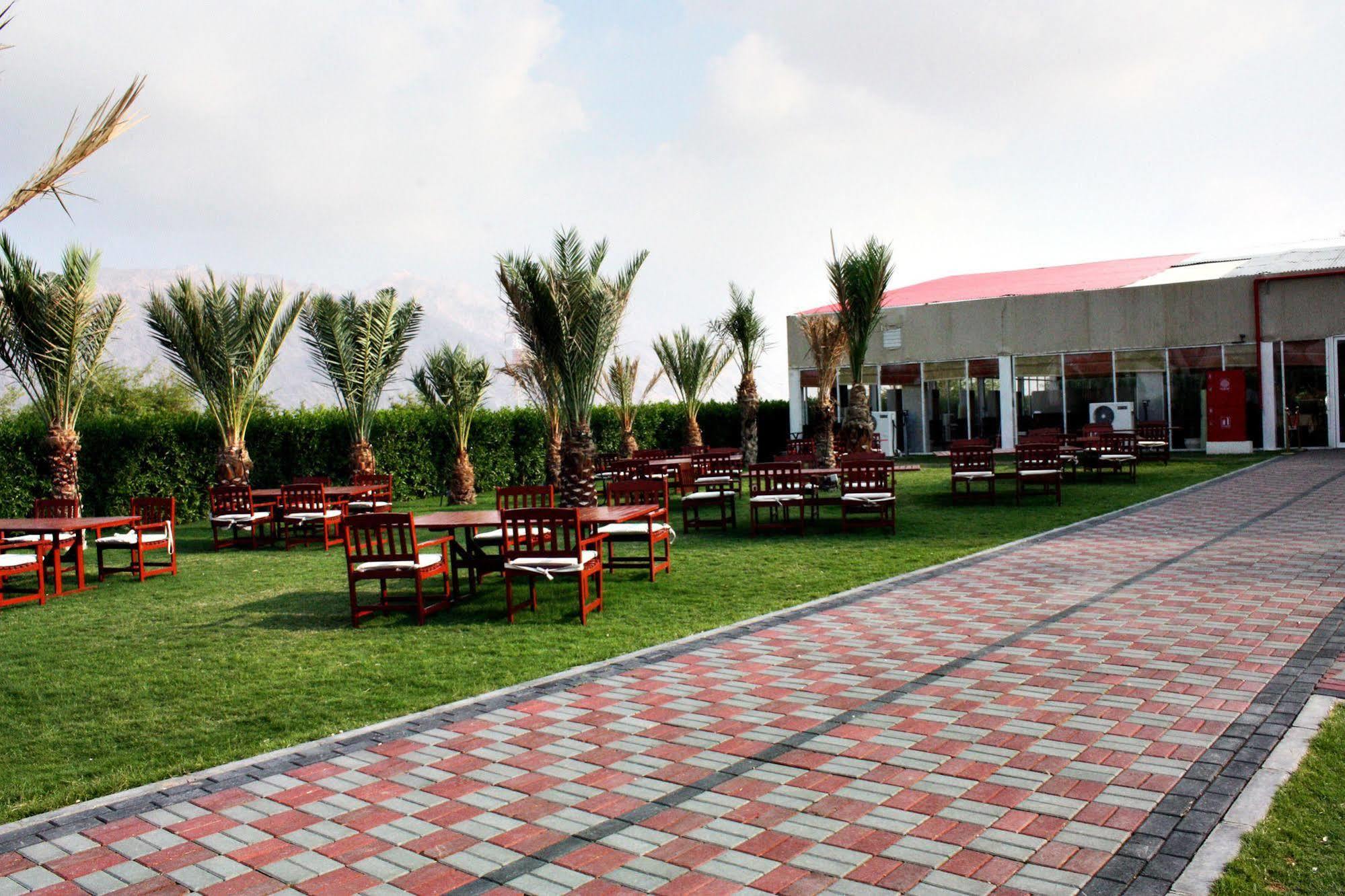 One To One Hotel & Resort Ain Al Faida Аль-Айн Екстер'єр фото